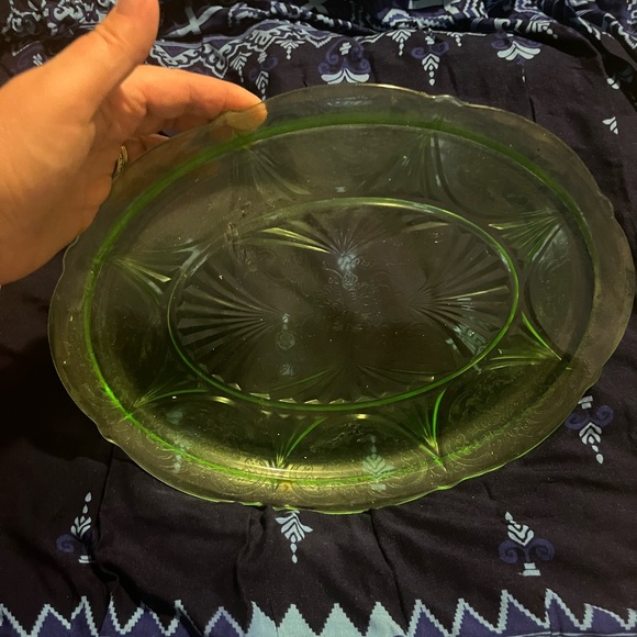 Glass serving dish - Picture 2 of 4